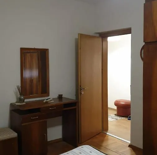 Valentina's * Tirana